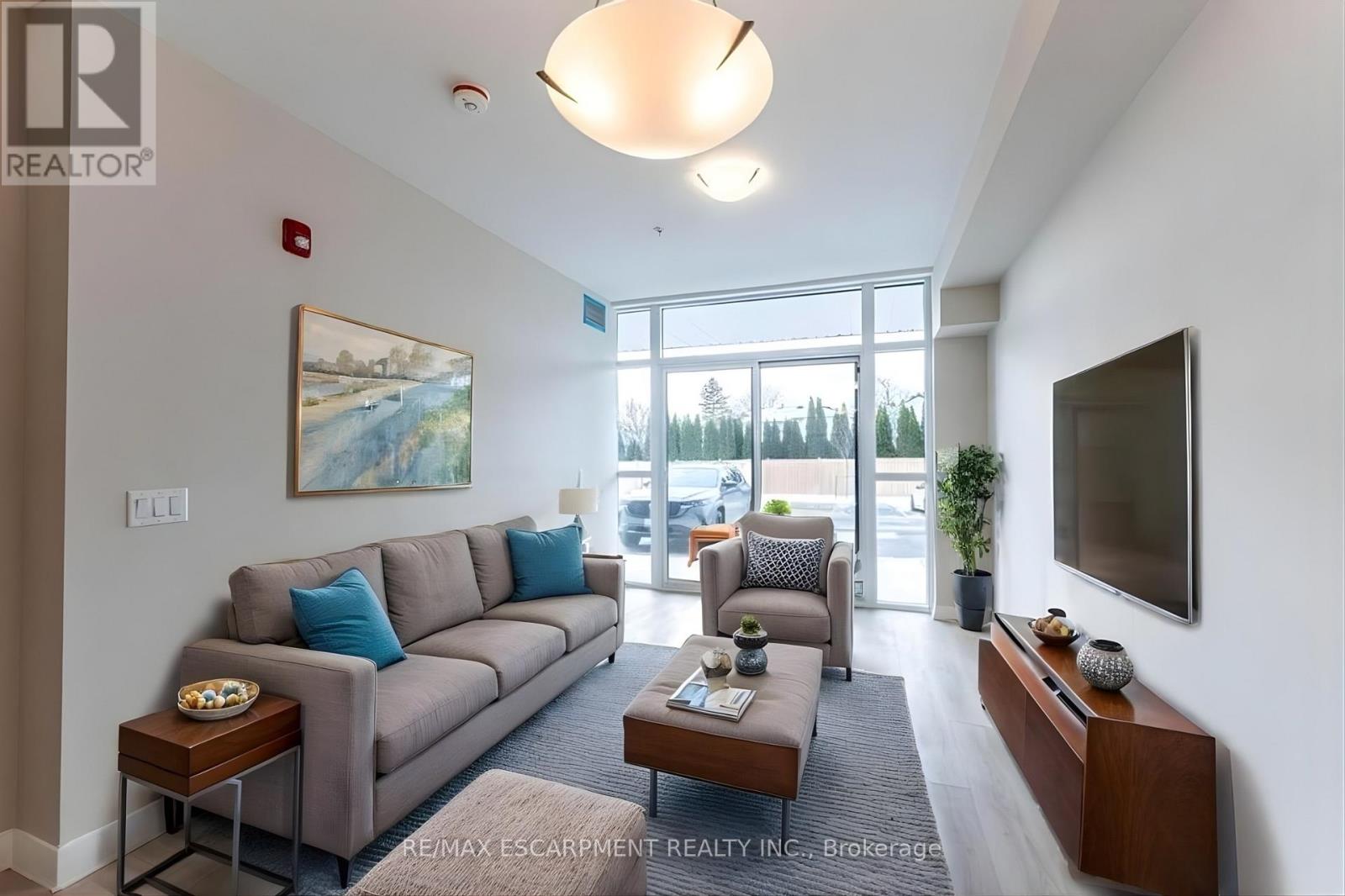 104 - 120 Springvalley Crescent, Hamilton, Ontario  L9C 0G2 - Photo 6 - X12599520