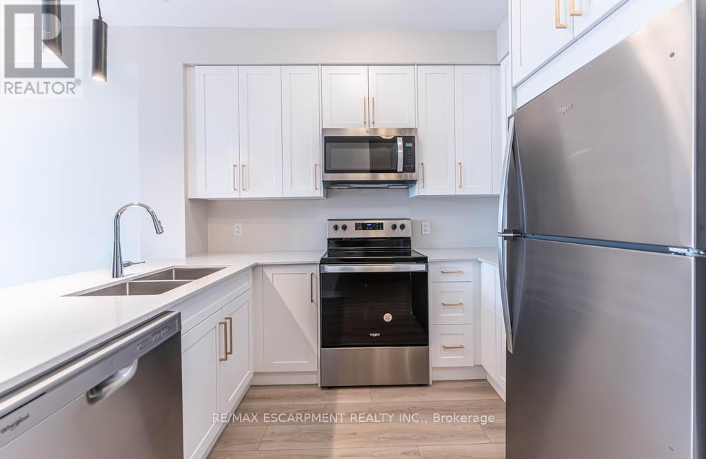 104 - 120 Springvalley Crescent, Hamilton, Ontario  L9C 0G2 - Photo 9 - X12599520