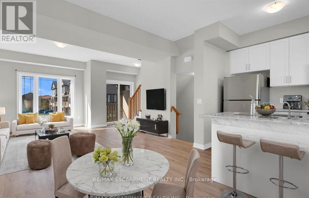 5 - 19 Picardy Drive, Hamilton, Ontario  L8J 0M7 - Photo 2 - X12599556