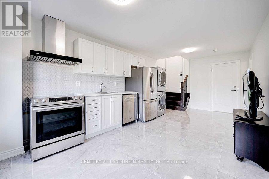 #2 - 75 William Durie Way, Toronto, Ontario M2R 2N2 - Photo 8 - C12572026