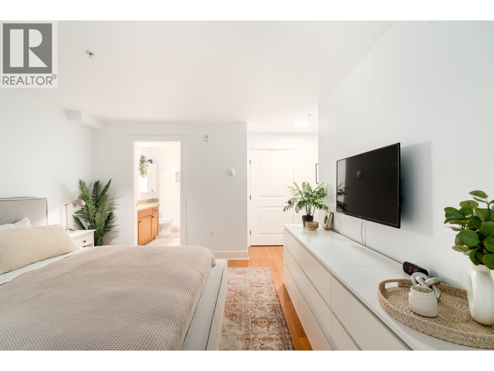 2460 Sasamat Street, Vancouver, British Columbia  V6R 4S8 - Photo 14 - R3071993