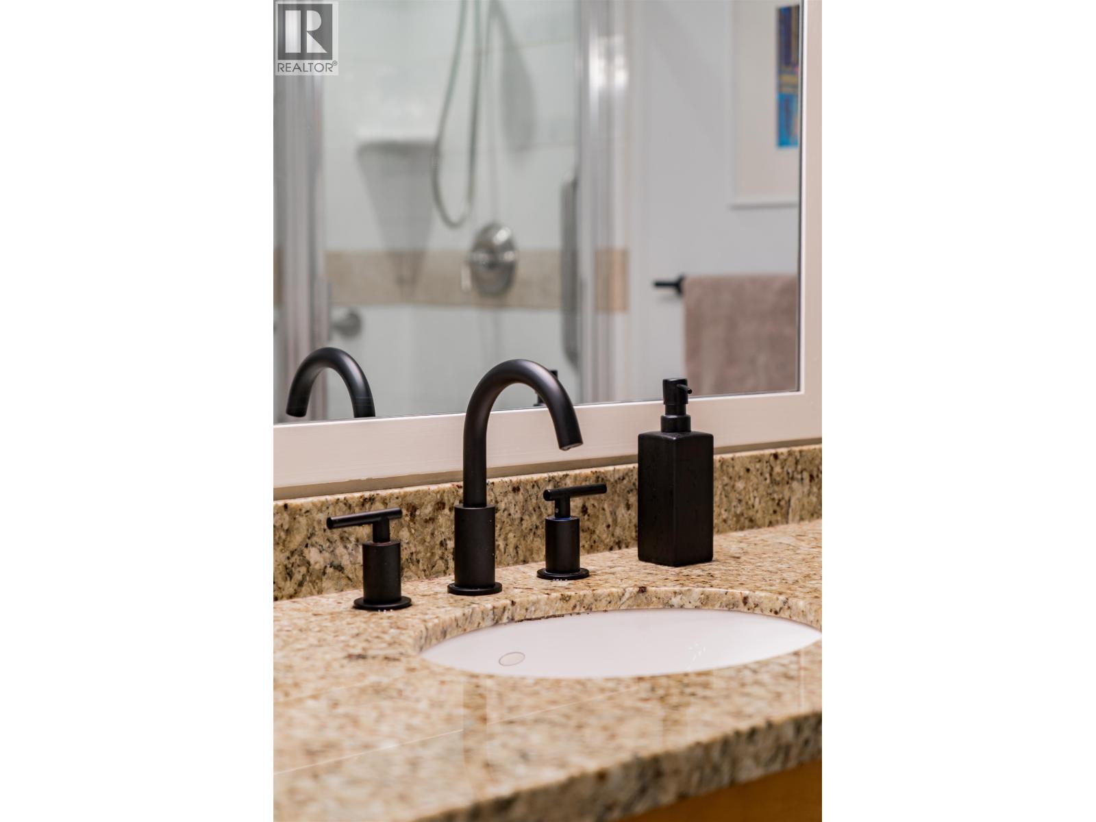 2460 Sasamat Street, Vancouver, British Columbia  V6R 4S8 - Photo 16 - R3071993