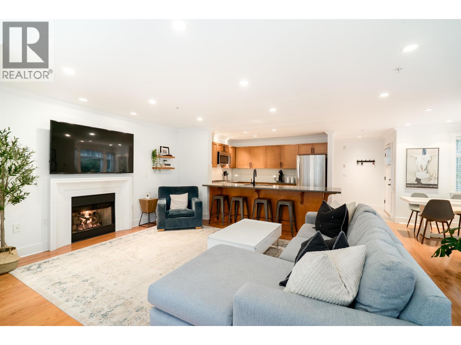 2460 Sasamat Street, Vancouver, British Columbia  V6R 4S8 - Photo 4 - R3071993