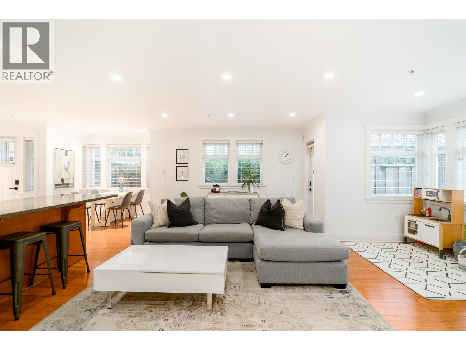 2460 Sasamat Street, Vancouver, British Columbia  V6R 4S8 - Photo 7 - R3071993