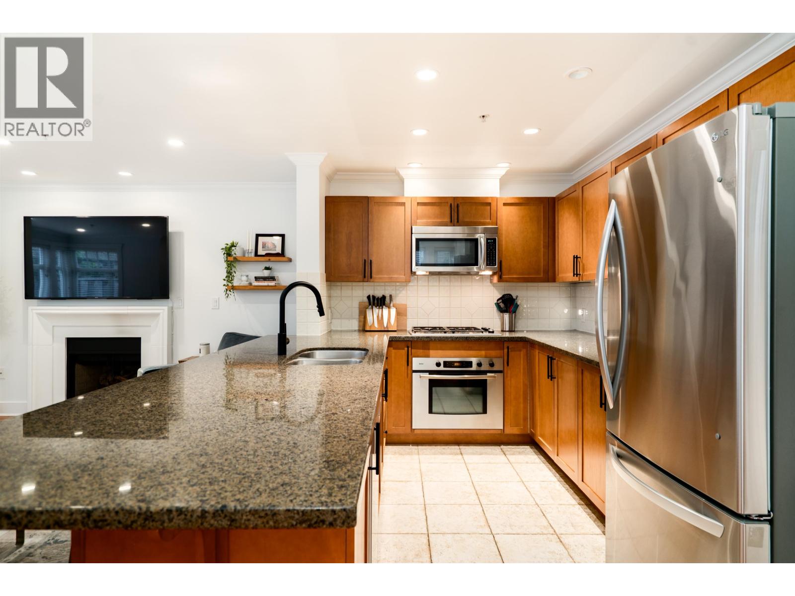 2460 Sasamat Street, Vancouver, British Columbia  V6R 4S8 - Photo 9 - R3071993