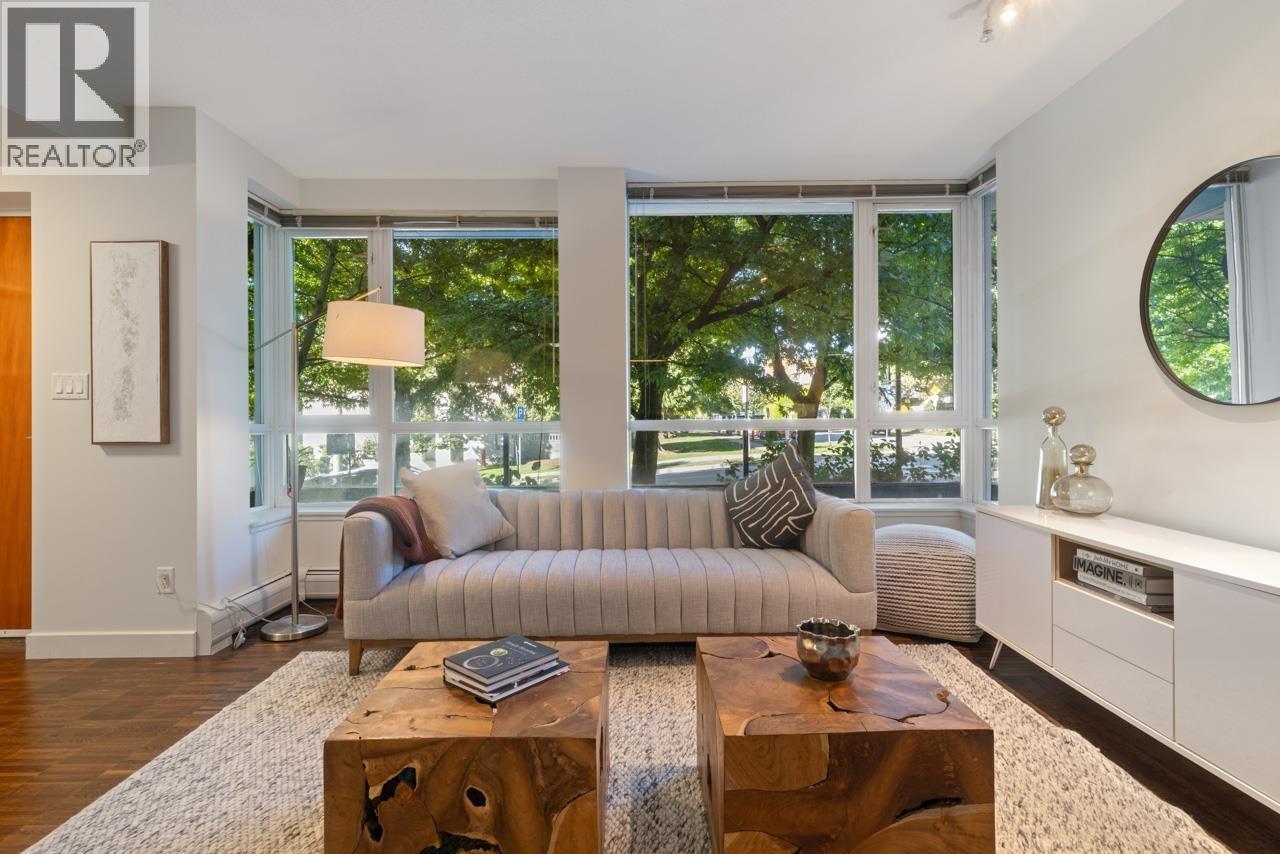 188 Chesterfield Avenue, North Vancouver, British Columbia  V7M 0A4 - Photo 3 - R3071996