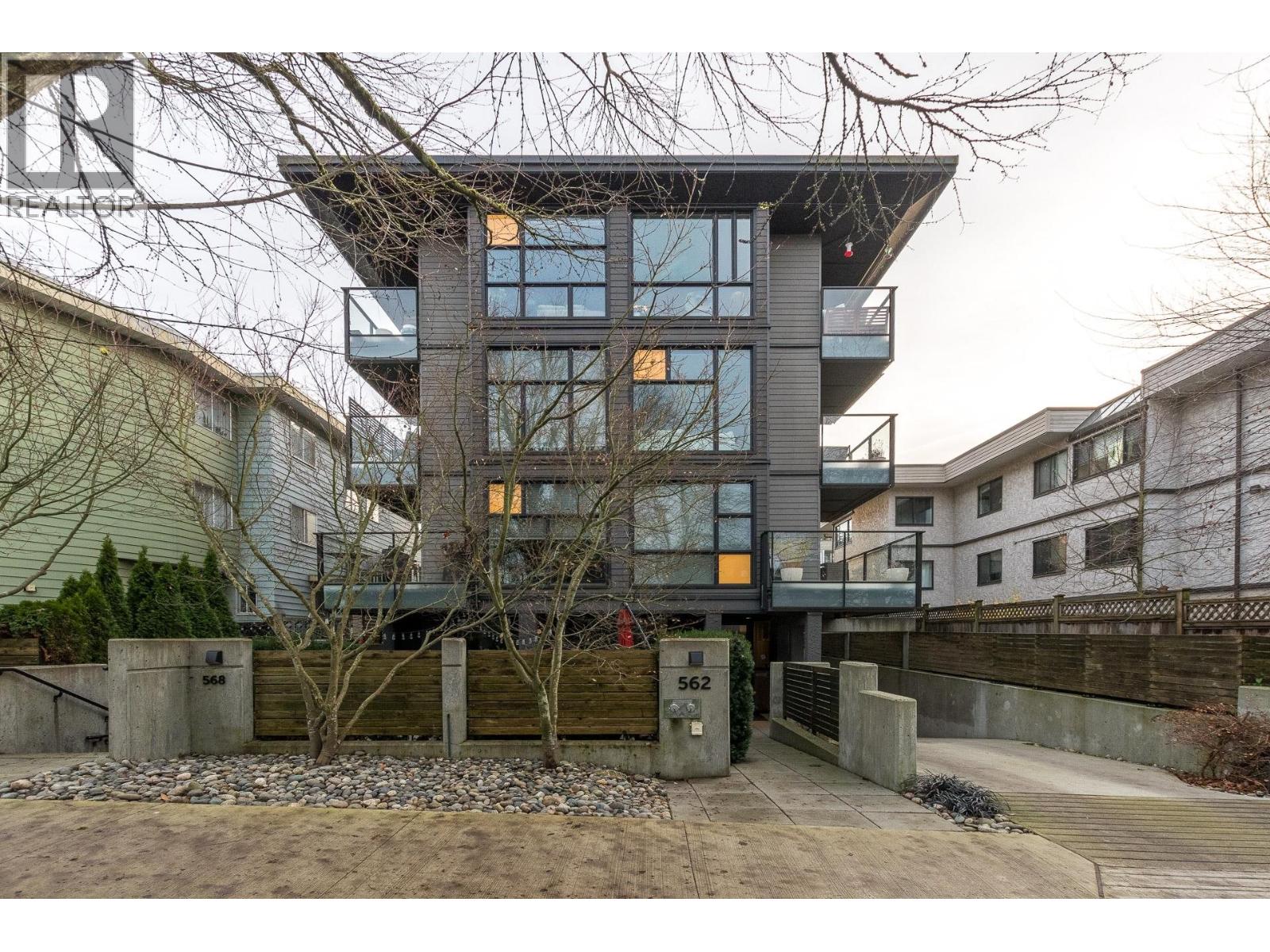 Ph1 562 E 7th Avenue, Vancouver, British Columbia  V5T 1N7 - Photo 1 - R3072003