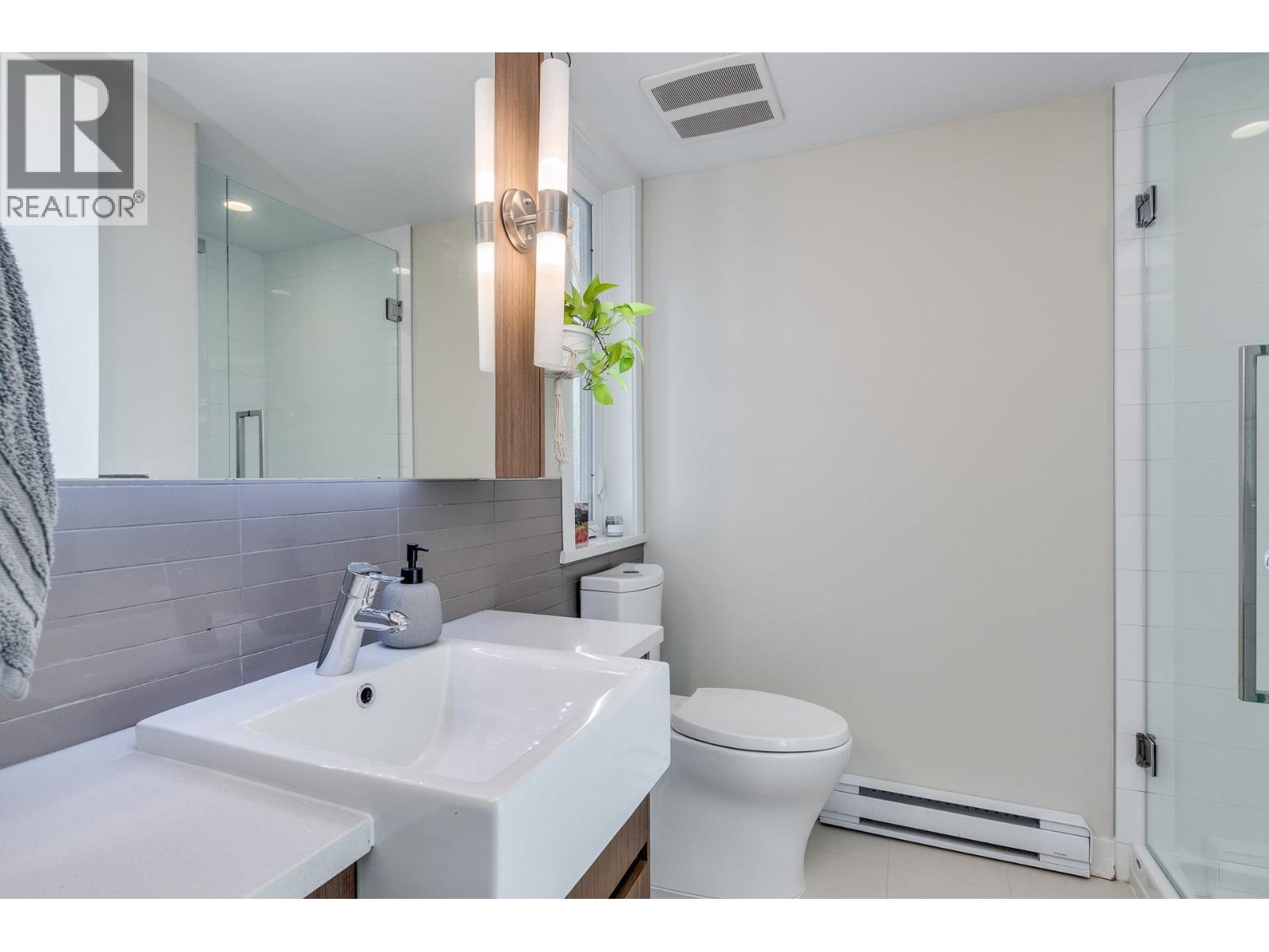 Ph1 562 E 7th Avenue, Vancouver, British Columbia  V5T 1N7 - Photo 16 - R3072003