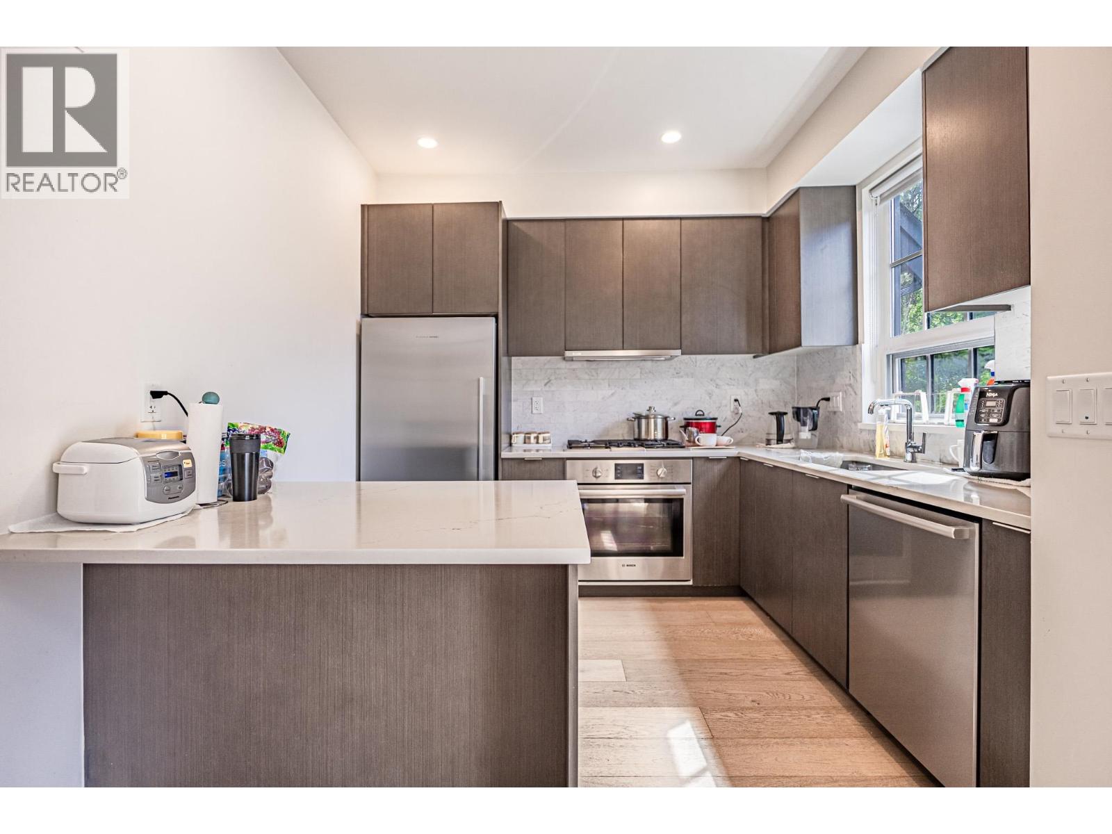 7903 Oak Street, Vancouver, British Columbia  V6P 4A6 - Photo 5 - R3072010