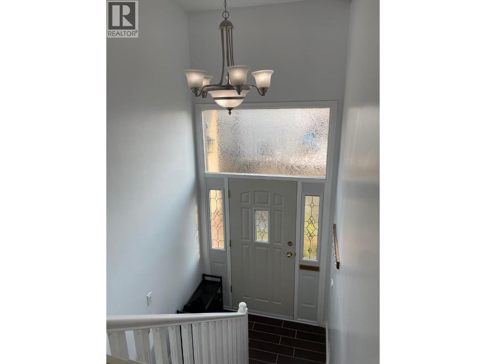 Upper 7192 Paulus Crescent, Burnaby, British Columbia  V5A 1P5 - Photo 1 - R3072000