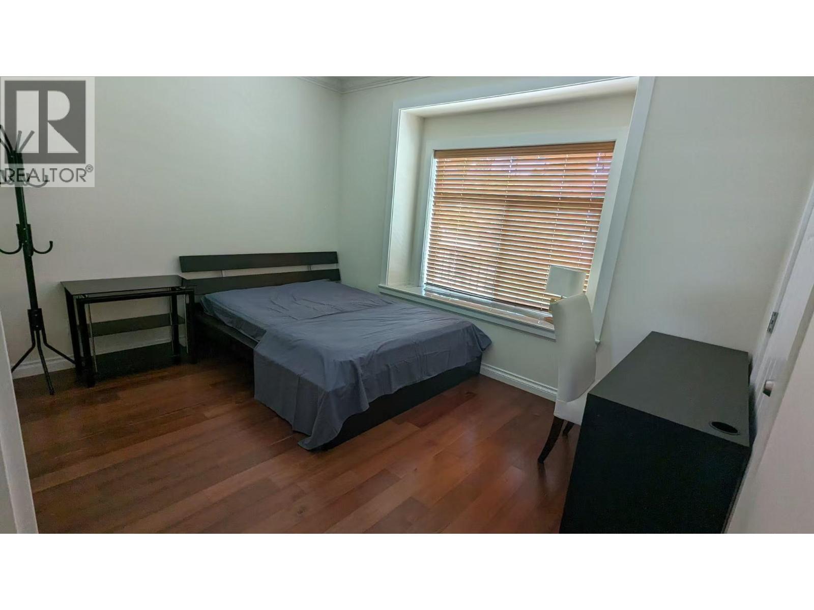 Upper 7192 Paulus Crescent, Burnaby, British Columbia  V5A 1P5 - Photo 8 - R3072000