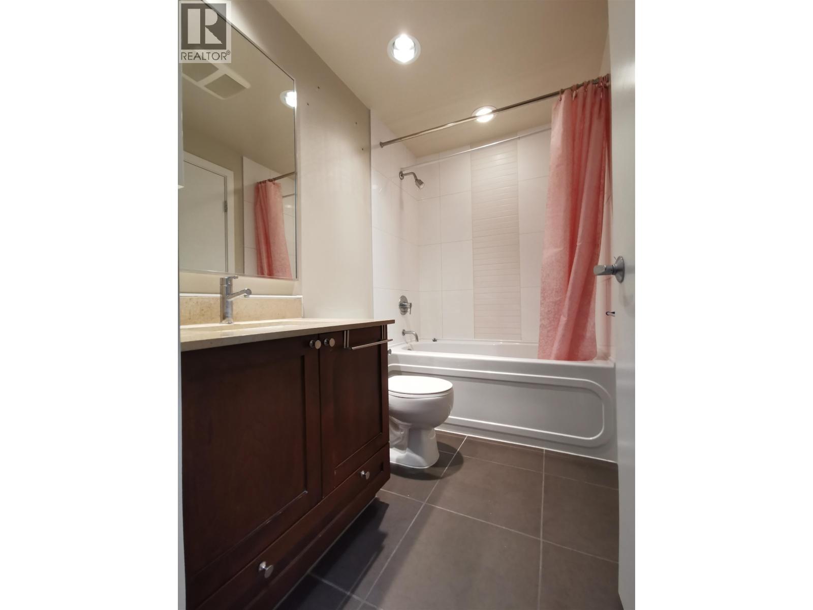 7088 Salisbury Avenue, Burnaby, British Columbia V5E 0A2 - Photo 2 - R3072014