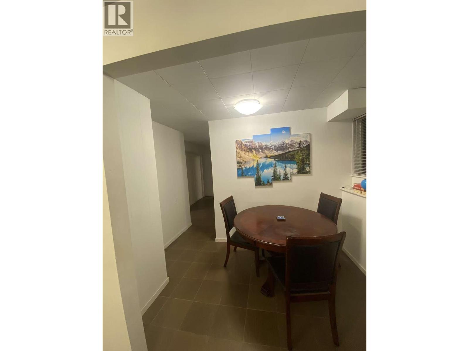 Ground-Level 7192 Paulus Crescent, Burnaby, British Columbia  V5A 1P3 - Photo 2 - R3072017