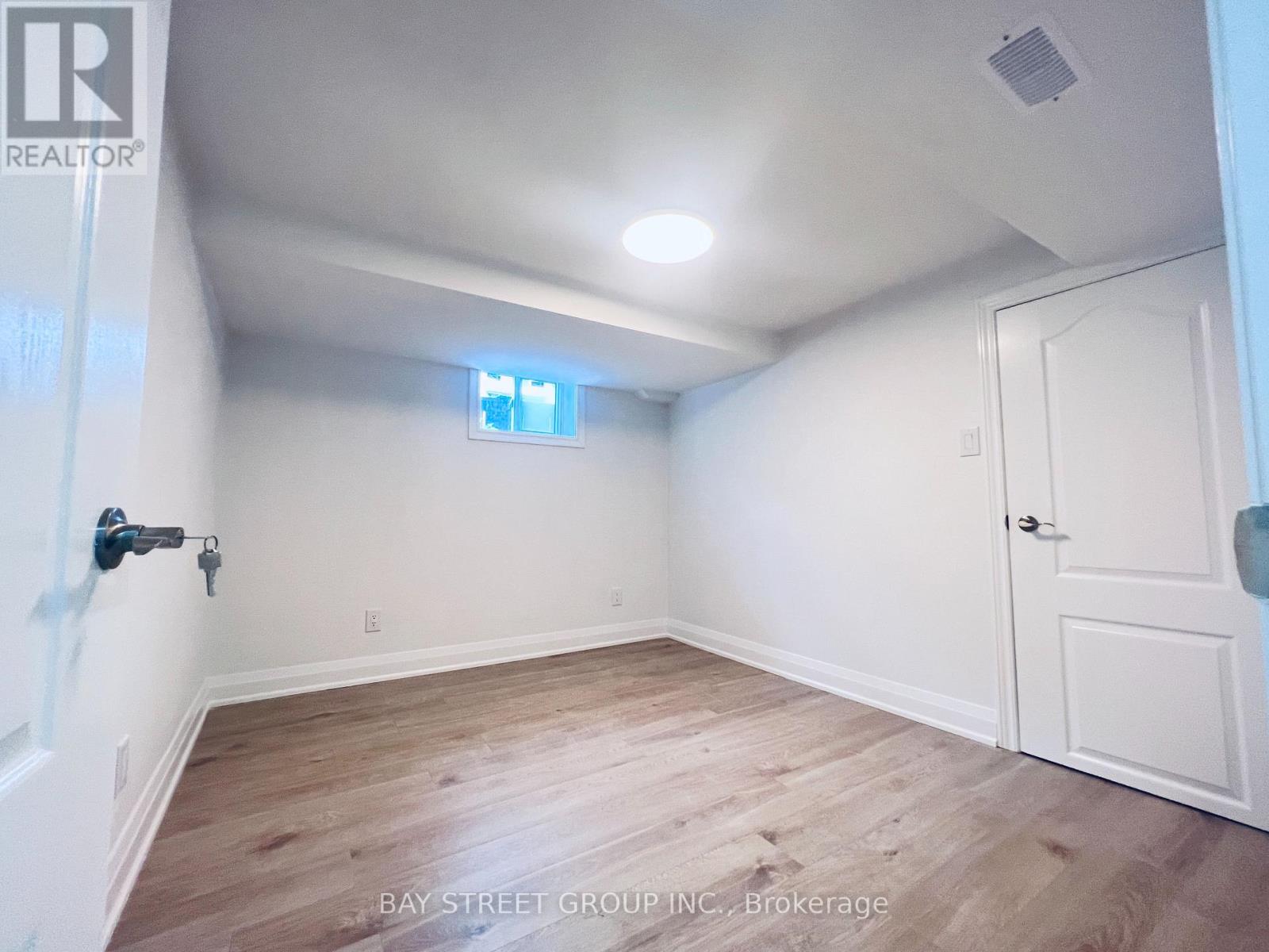 Bsmt - 1347 Victoria Park Avenue, Toronto, Ontario  M4B 2L5 - Photo 11 - E12599598