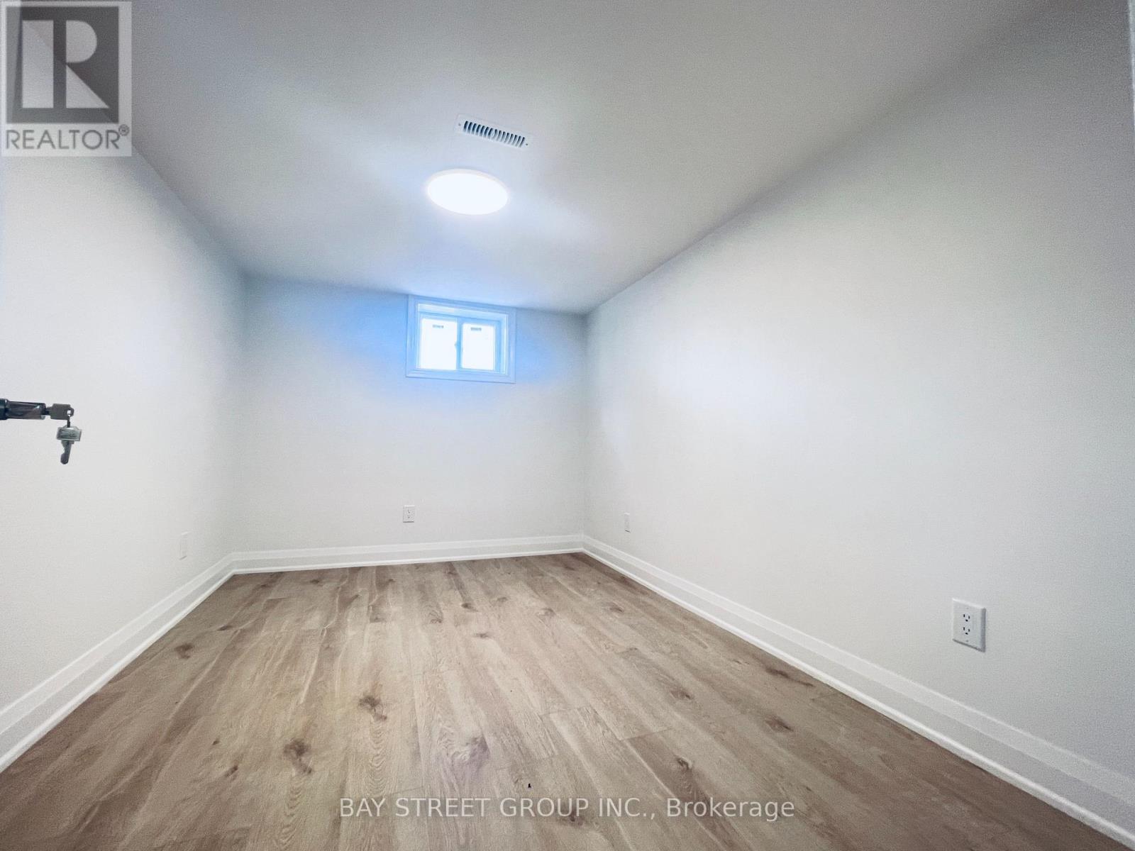 Bsmt - 1347 Victoria Park Avenue, Toronto, Ontario  M4B 2L5 - Photo 13 - E12599598