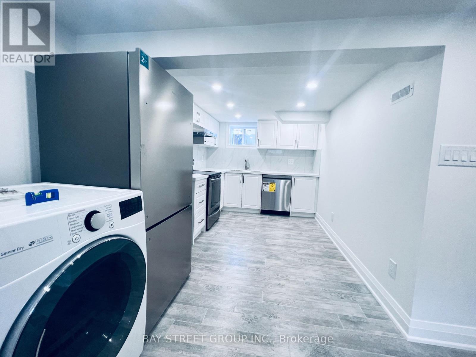 Bsmt - 1347 Victoria Park Avenue, Toronto, Ontario  M4B 2L5 - Photo 5 - E12599598