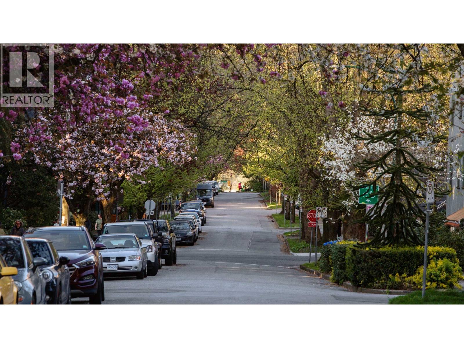 201 1535 Nelson Street, Vancouver, British Columbia  V6G 1M2 - Photo 3 - R3072016