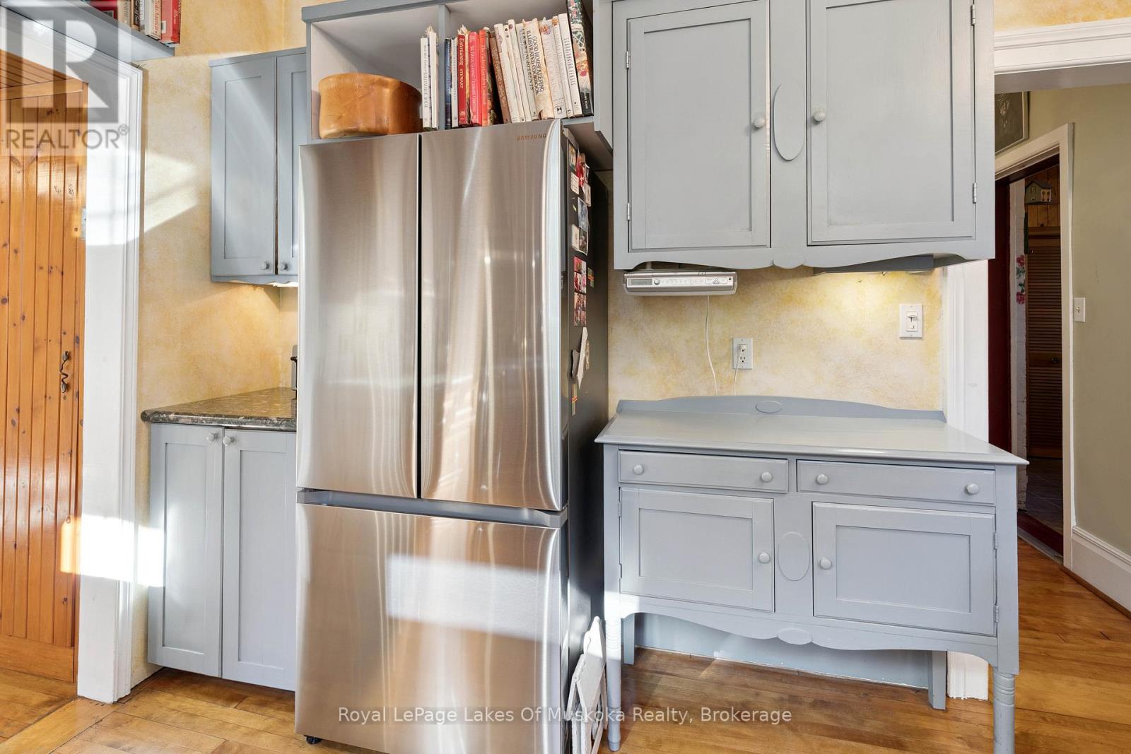 86 Quebec Street, Bracebridge, Ontario  P1L 2A4 - Photo 14 - X12492138