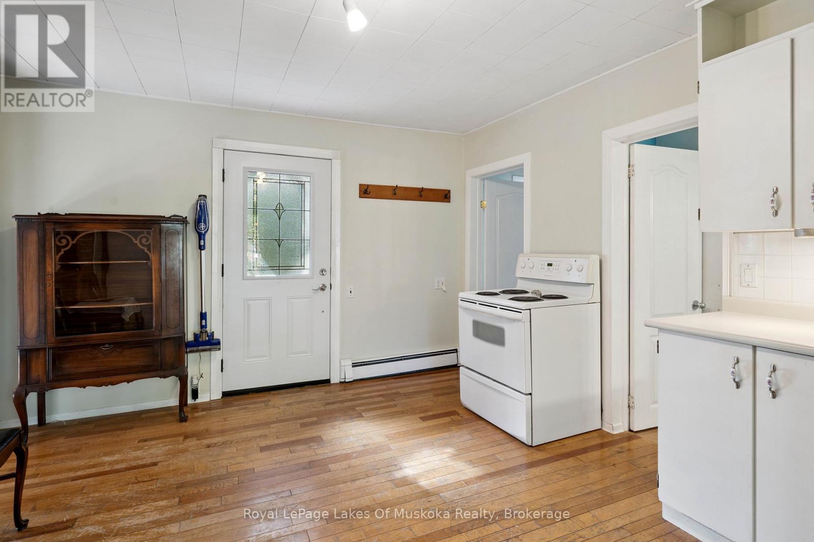 86 Quebec Street, Bracebridge, Ontario  P1L 2A4 - Photo 32 - X12492138