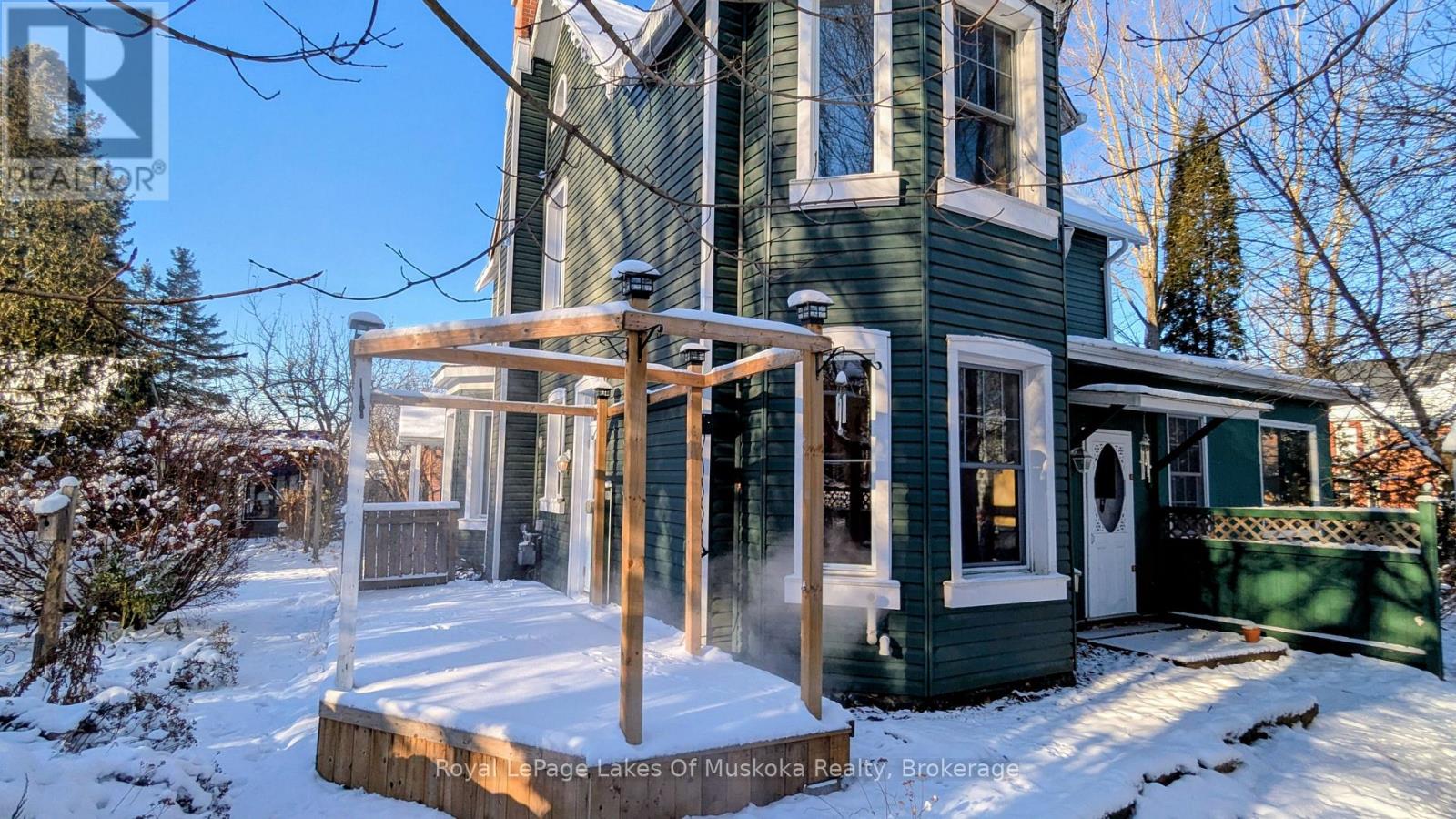 86 Quebec Street, Bracebridge, Ontario  P1L 2A4 - Photo 3 - X12492138