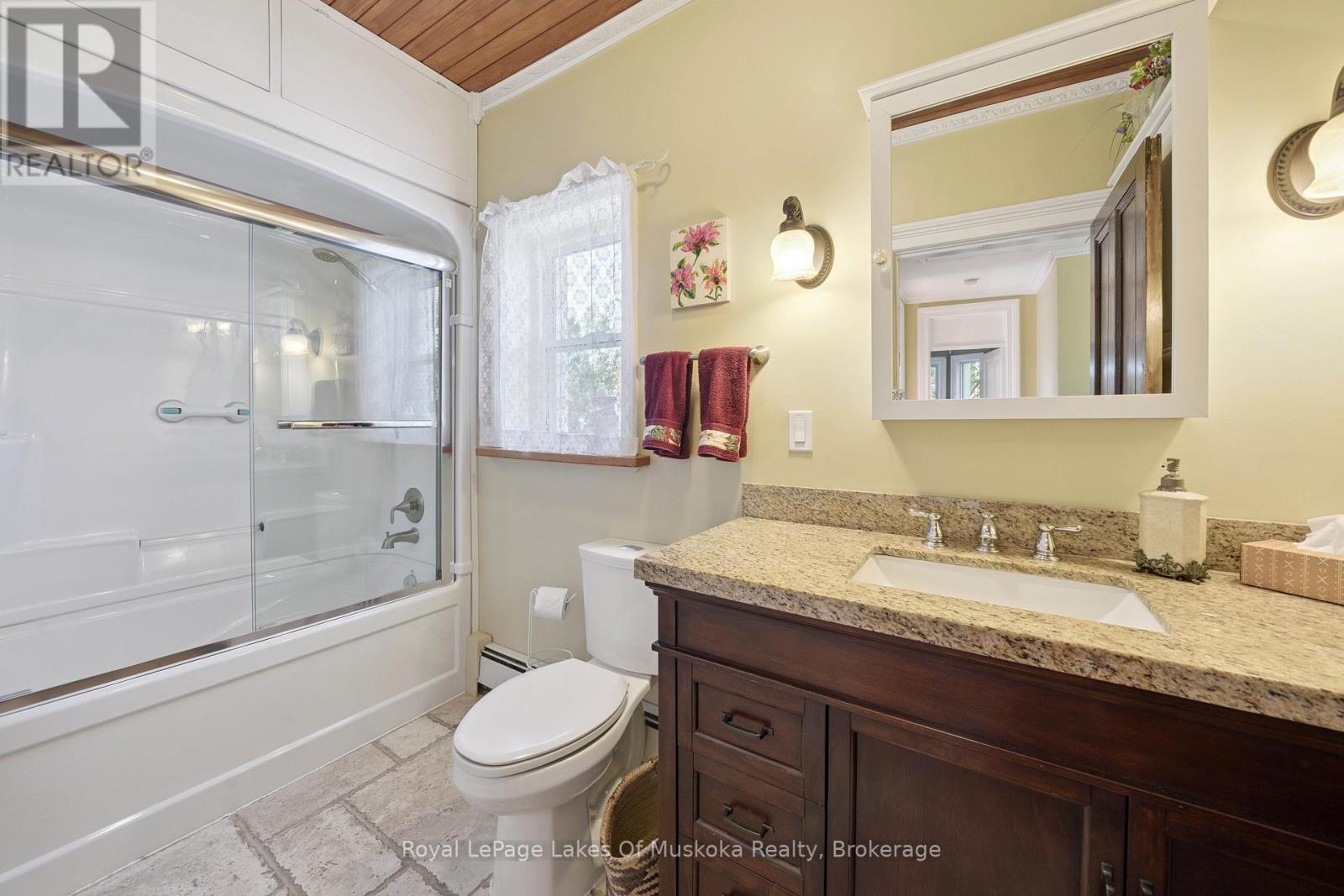 86 Quebec Street, Bracebridge, Ontario  P1L 2A4 - Photo 25 - X12492138