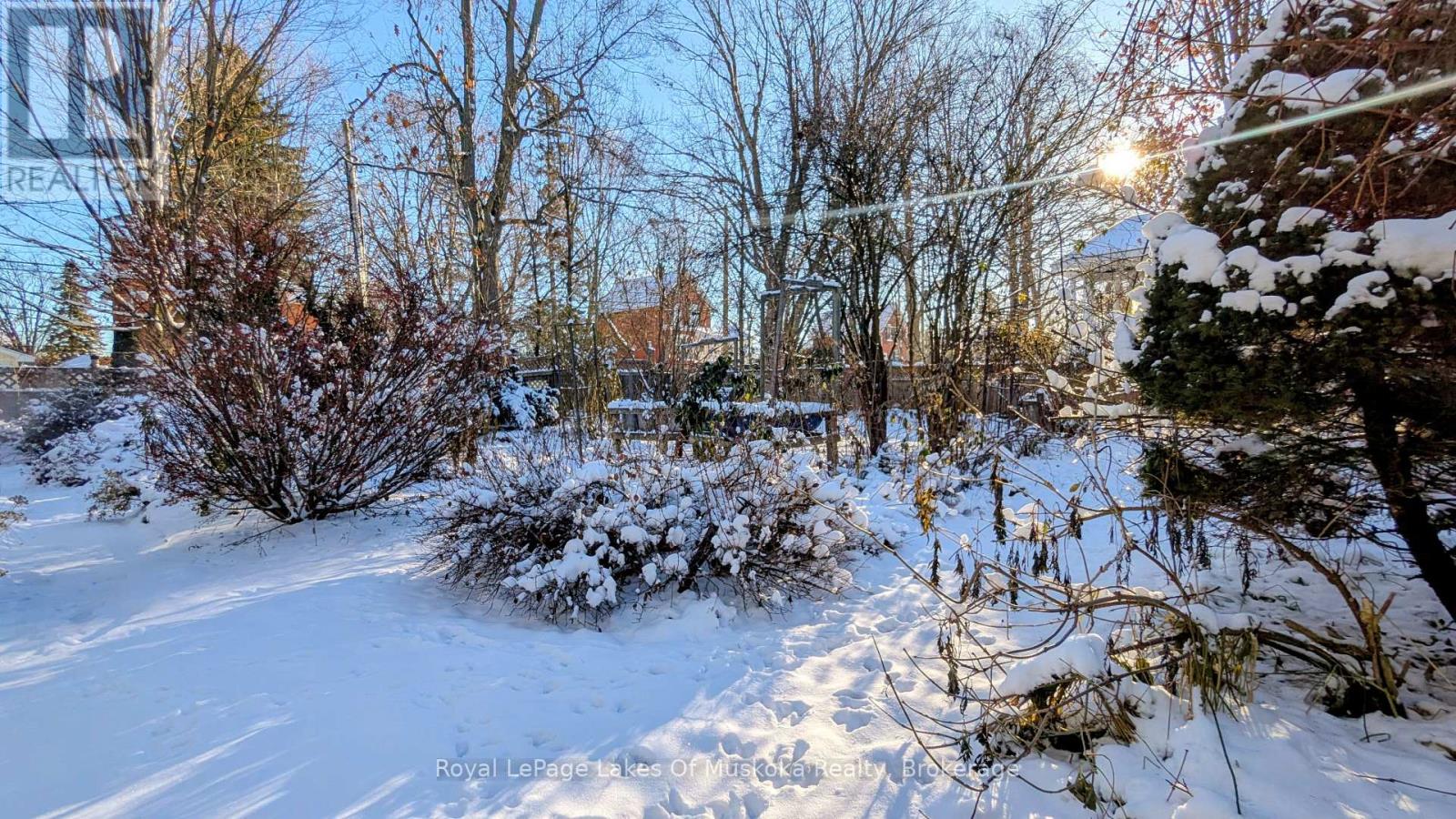 86 Quebec Street, Bracebridge, Ontario  P1L 2A4 - Photo 6 - X12492138