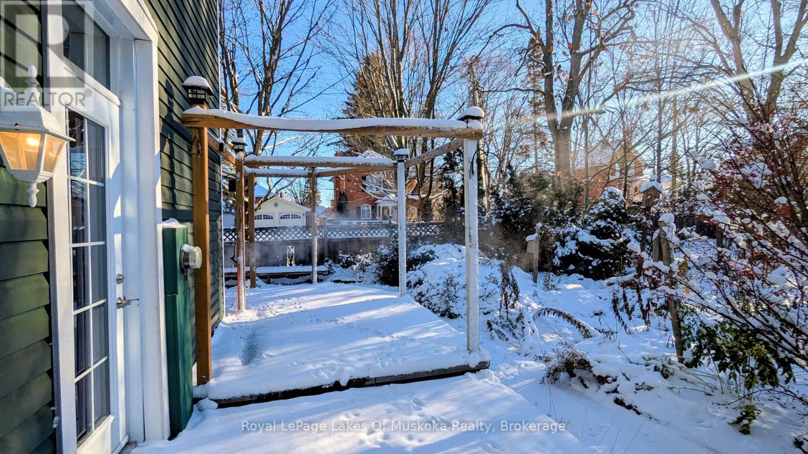 86 Quebec Street, Bracebridge, Ontario  P1L 2A4 - Photo 5 - X12492138