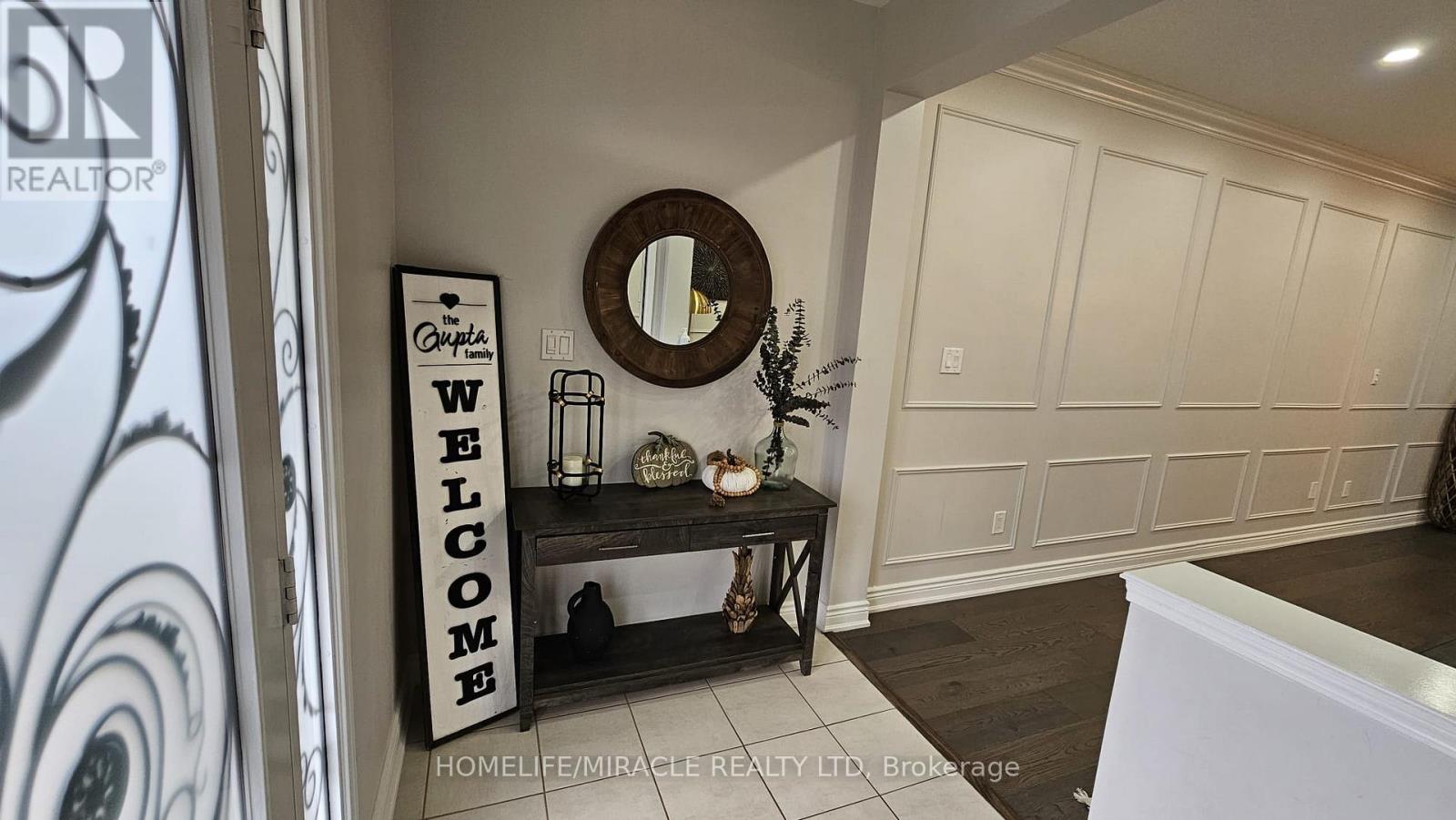 35 Stedford Crescent, Brampton, Ontario  L7A 4P5 - Photo 3 - W12599562