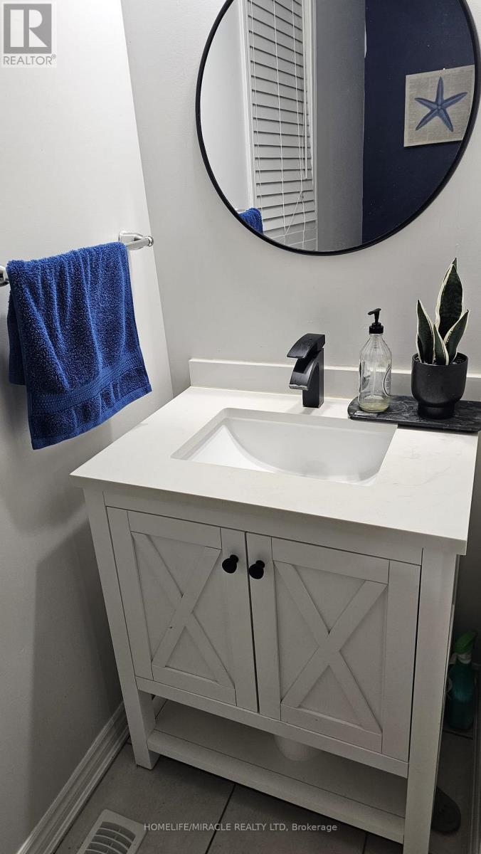 35 Stedford Crescent, Brampton, Ontario  L7A 4P5 - Photo 6 - W12599562