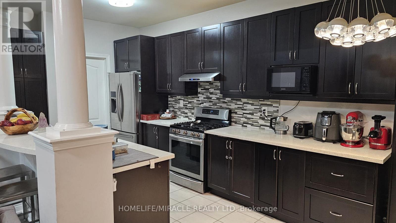 35 Stedford Crescent, Brampton, Ontario  L7A 4P5 - Photo 8 - W12599562