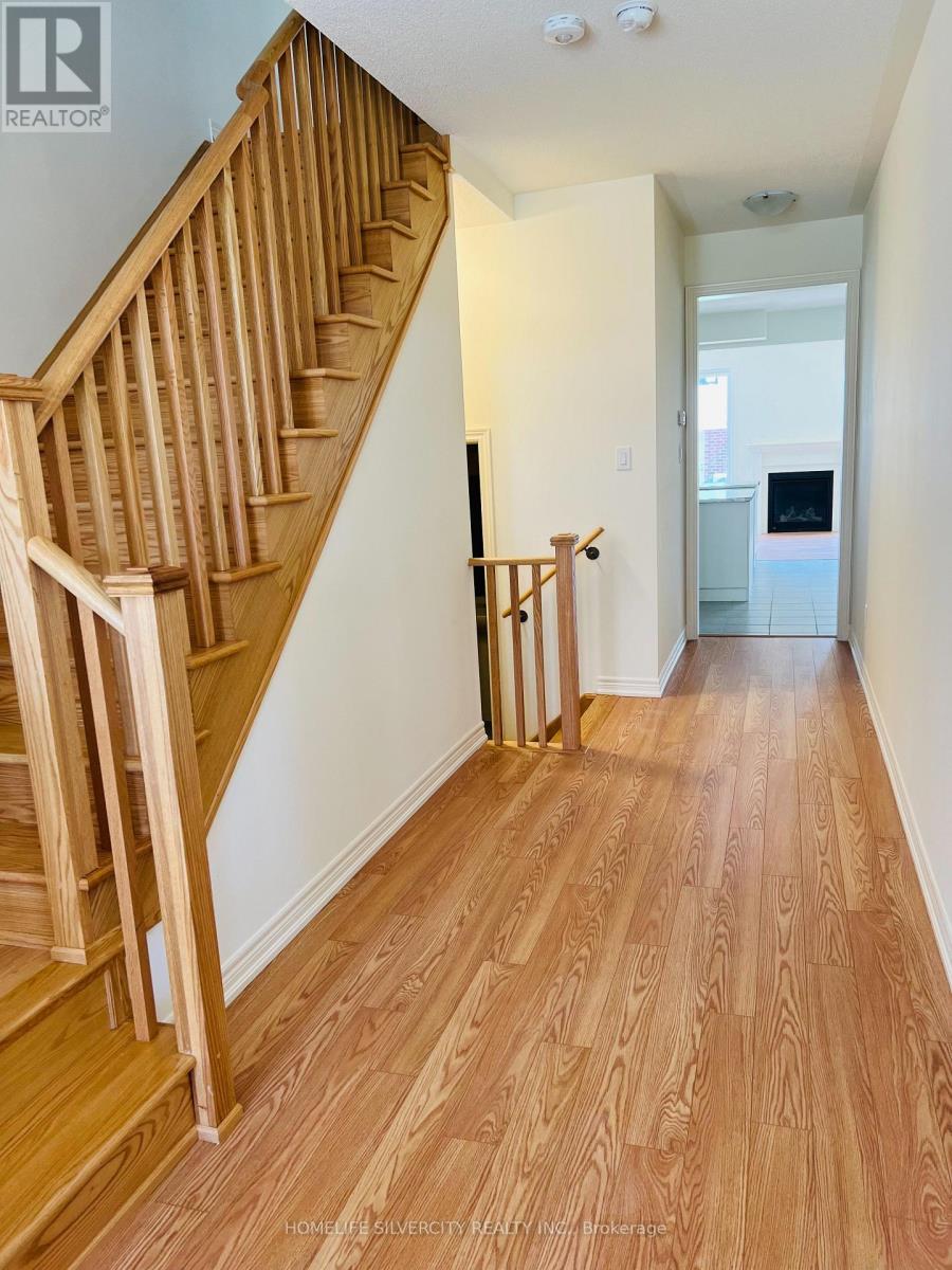 7 Sail Road, Brampton, Ontario  L7A 4W6 - Photo 4 - W12599570