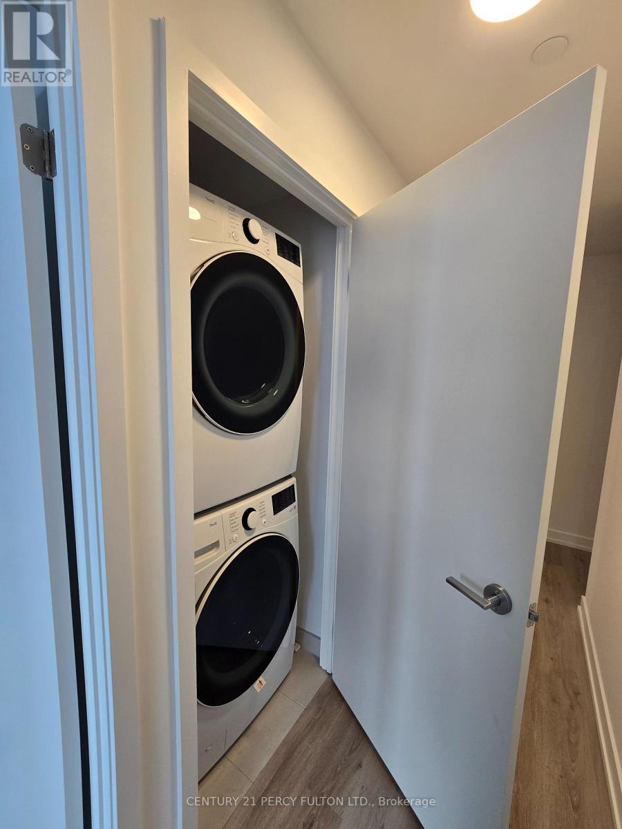 2810 - 395 Square One Drive, Mississauga, Ontario  L5B 0P6 - Photo 12 - W12599580