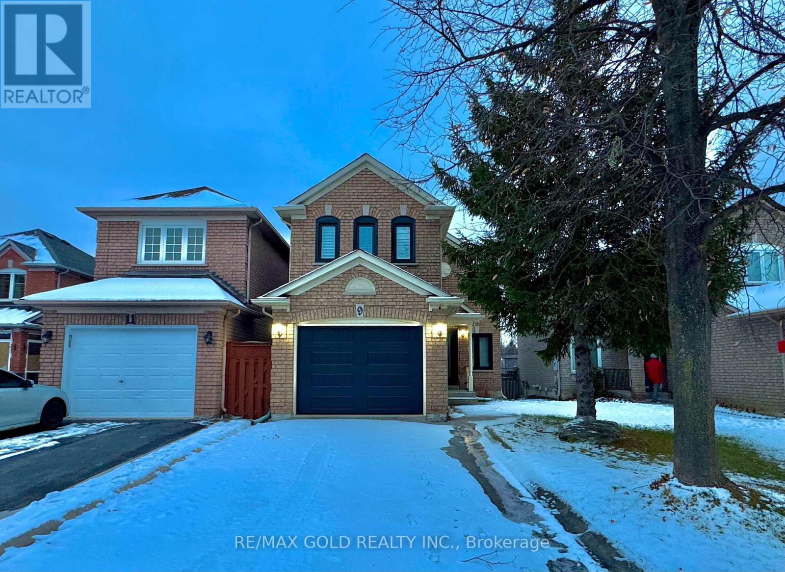 9 UPWOOD PLACE, Brampton, Ontario