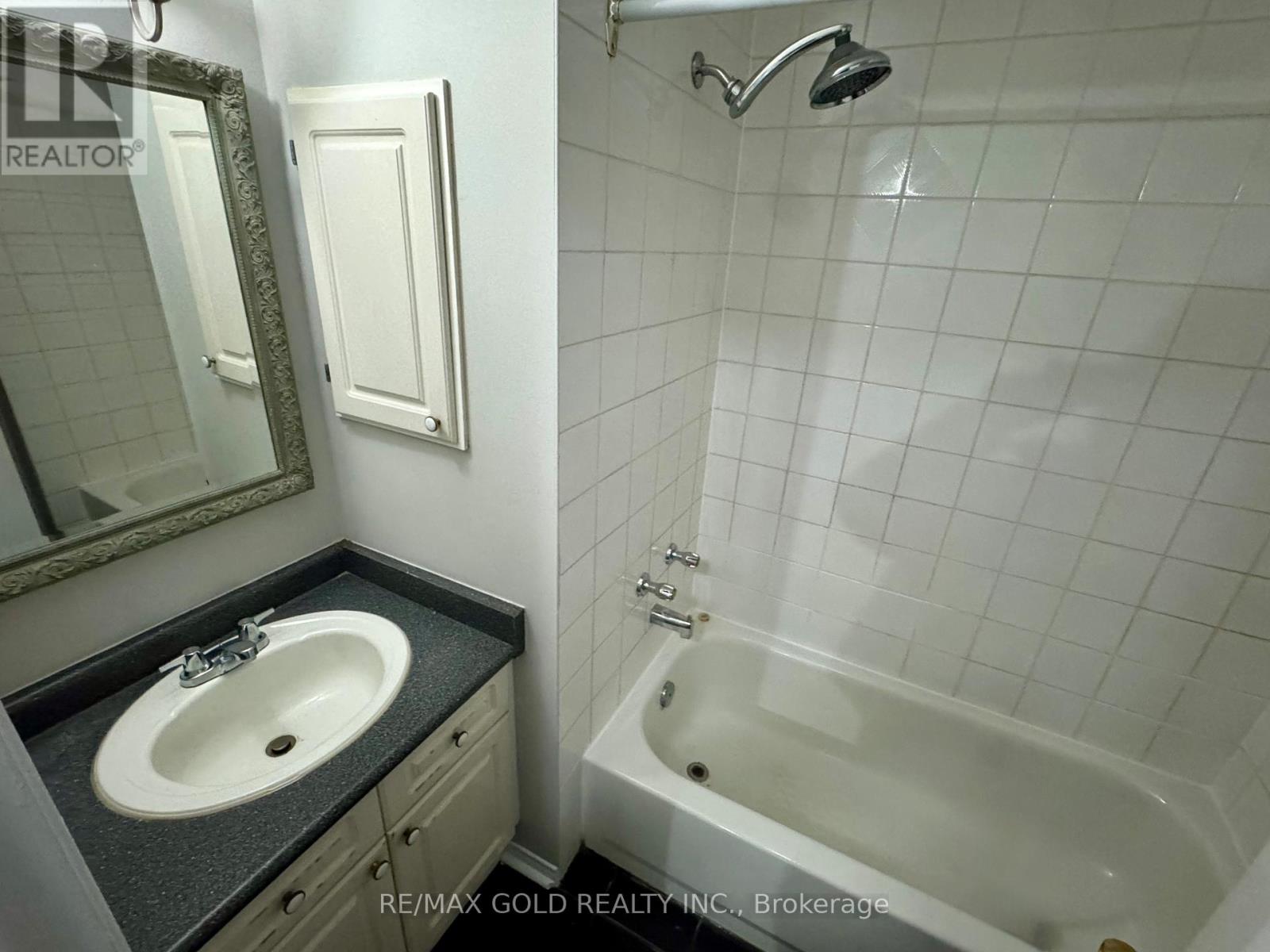 9 Upwood Place, Brampton, Ontario  L6R 1T3 - Photo 18 - W12599592