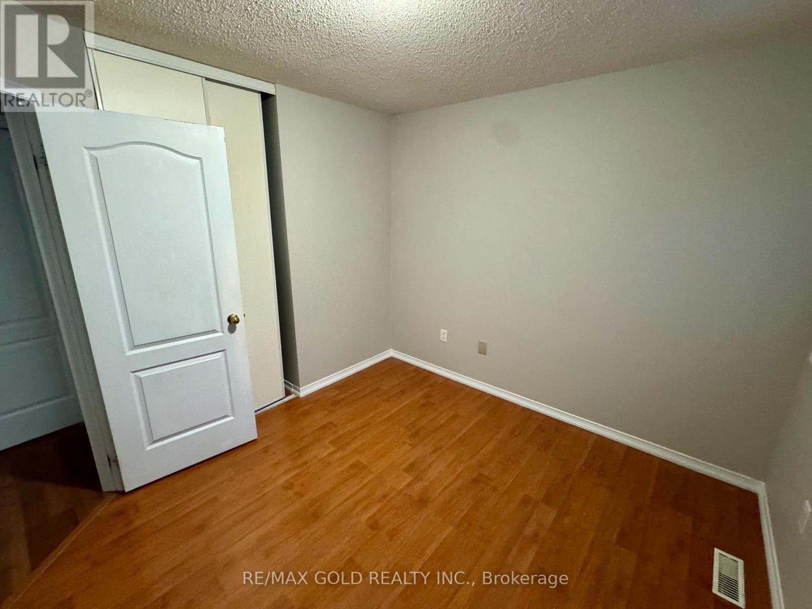 9 Upwood Place, Brampton, Ontario  L6R 1T3 - Photo 20 - W12599592