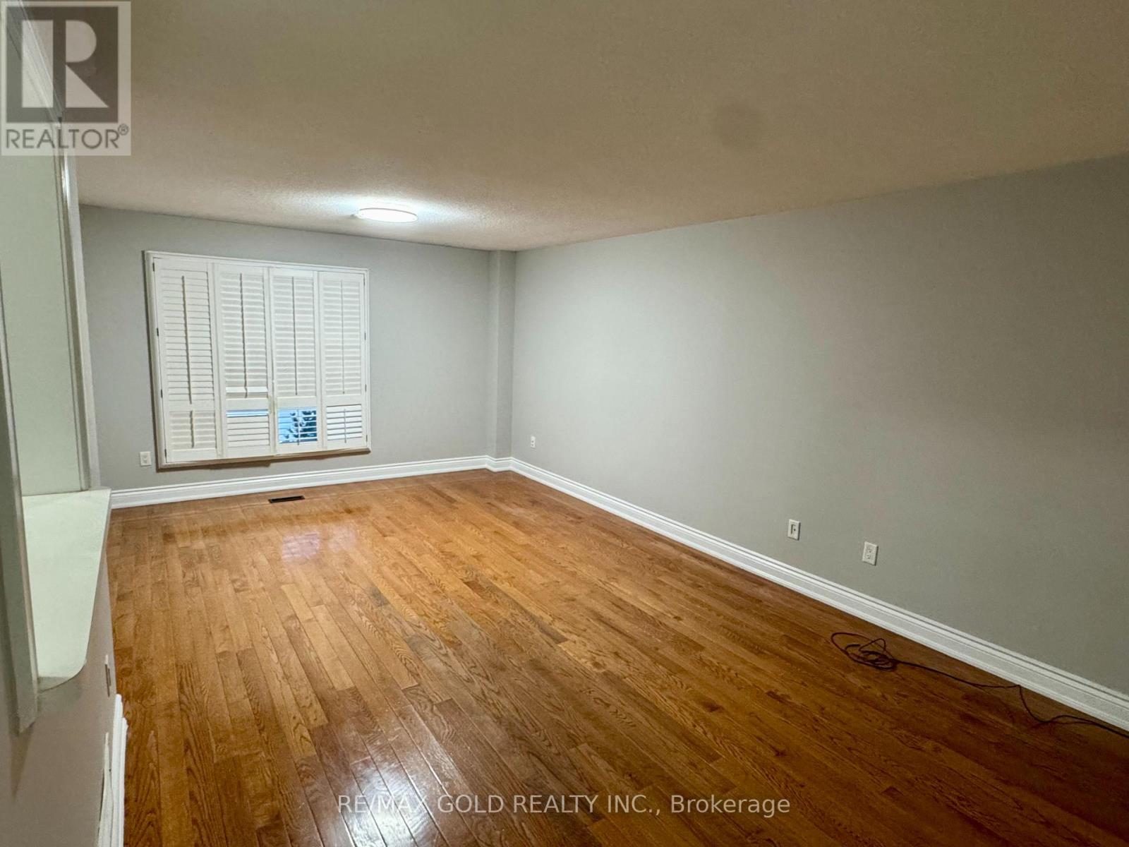 9 Upwood Place, Brampton, Ontario  L6R 1T3 - Photo 4 - W12599592