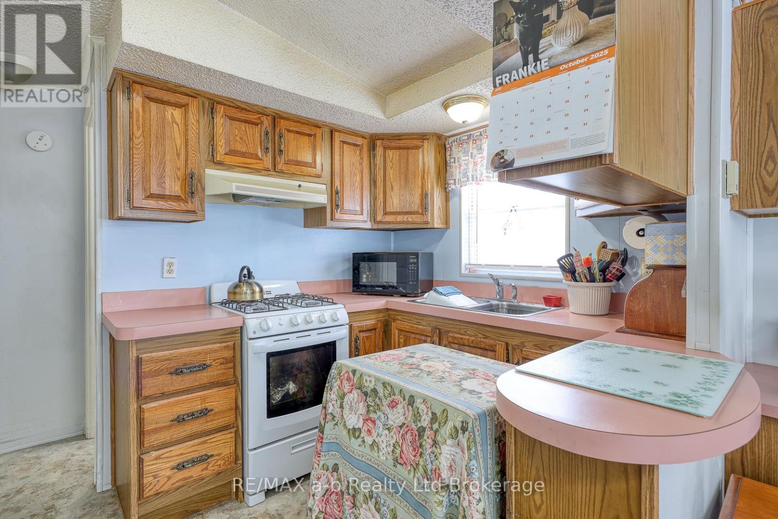 33 Linda Lane - 592968 County Road 13 Road, Norwich, Ontario  N0J 1P0 - Photo 10 - X12599634