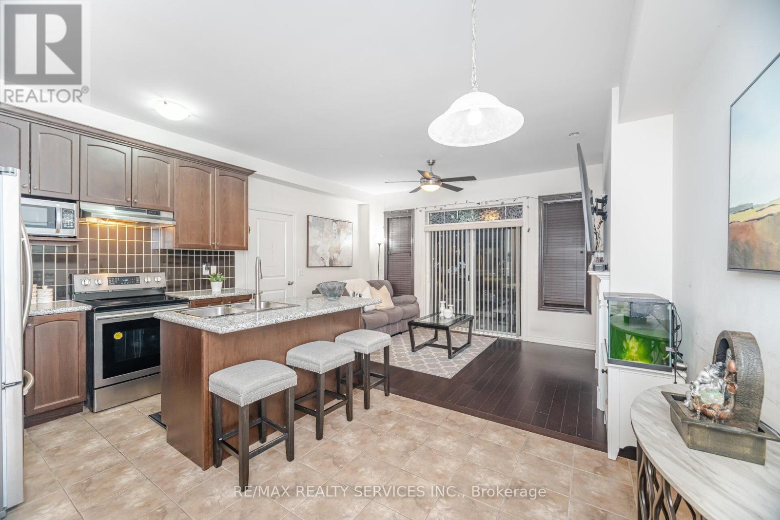 7 Dufay Road, Brampton, Ontario  L7A 4A1 - Photo 11 - W12599078