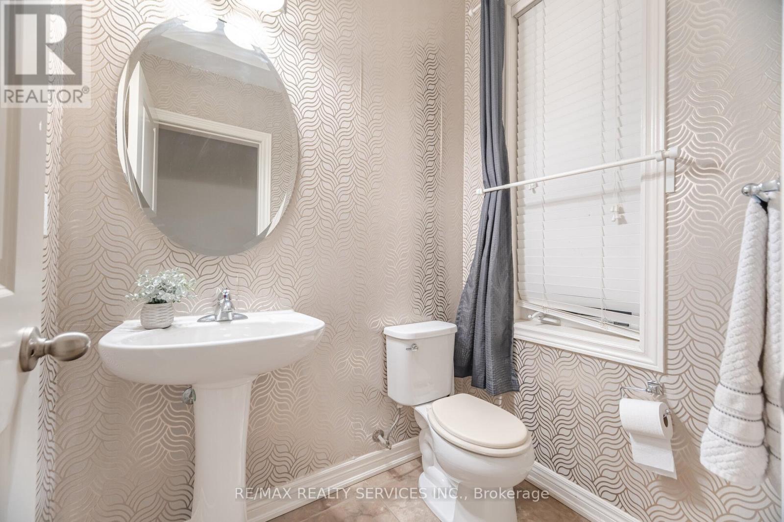 7 Dufay Road, Brampton, Ontario  L7A 4A1 - Photo 16 - W12599078