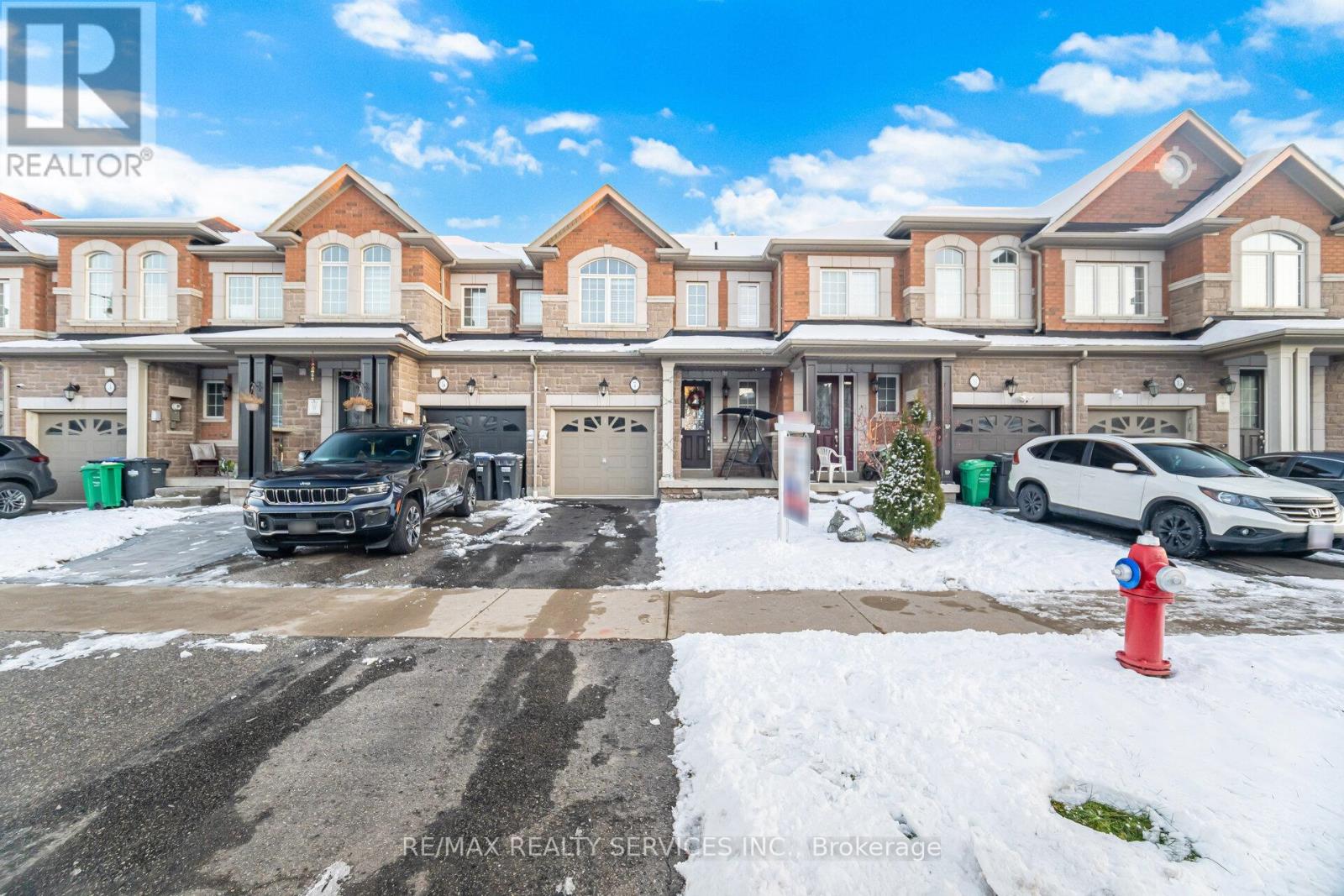 7 Dufay Road, Brampton, Ontario  L7A 4A1 - Photo 2 - W12599078