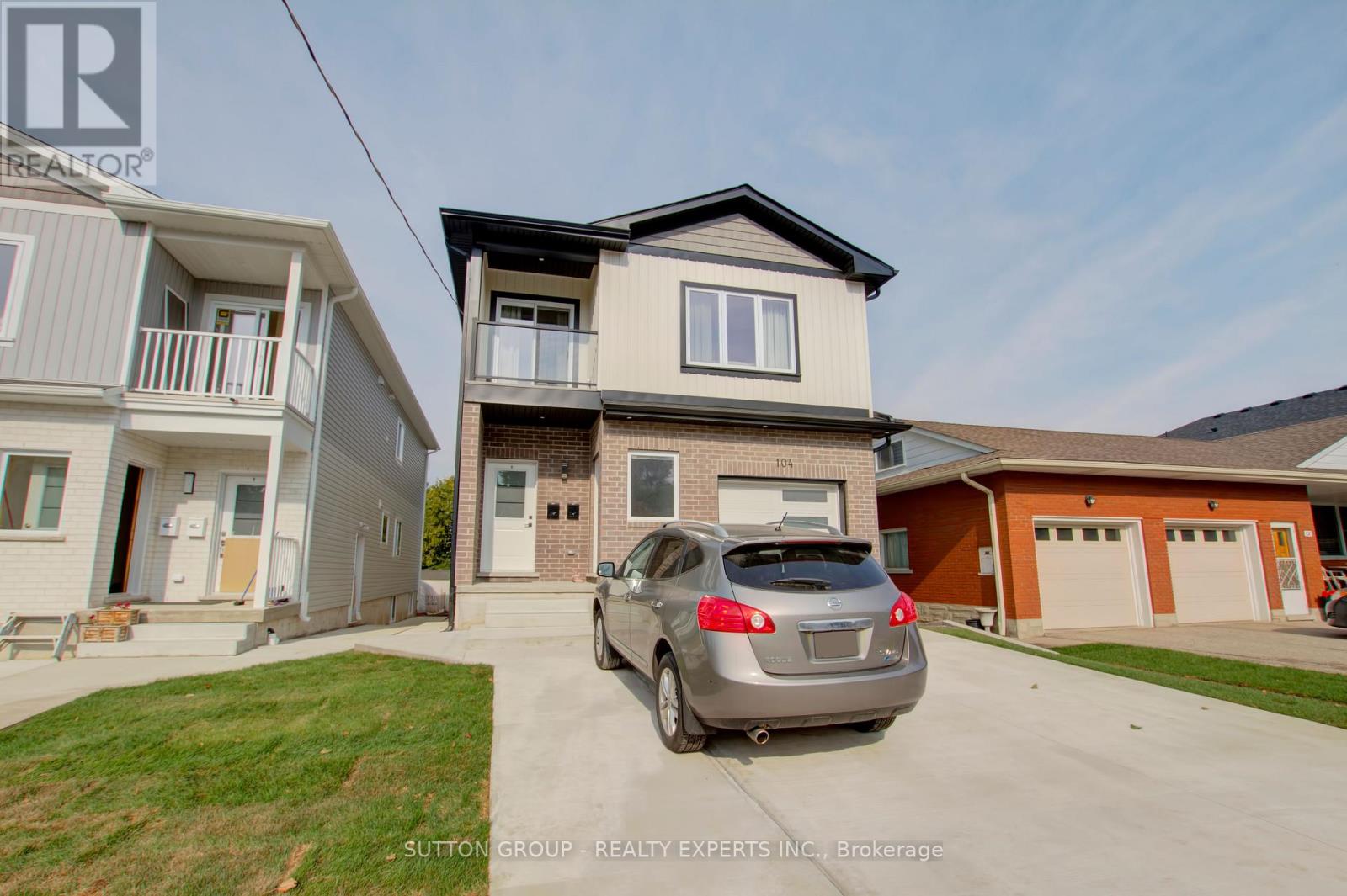 A - 104 Fifth Avenue, Kitchener, Ontario N2C 1P4 - Photo 2 - X12599560