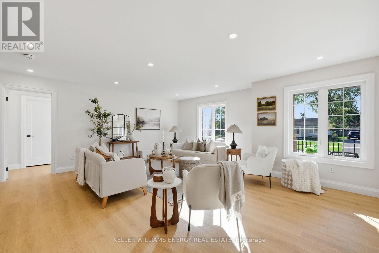 476 Beurling Avenue, Oshawa, Ontario  L1J 2Z9 - Photo 5 - E12599656