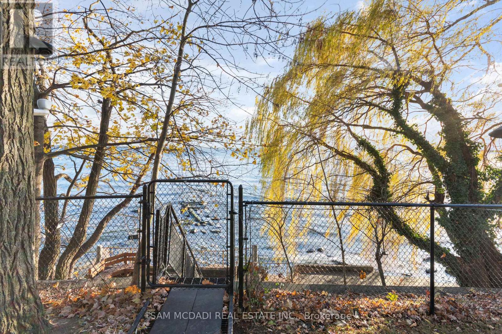 67 Lake Promenade, Toronto, Ontario  M8W 1A2 - Photo 45 - W12599128