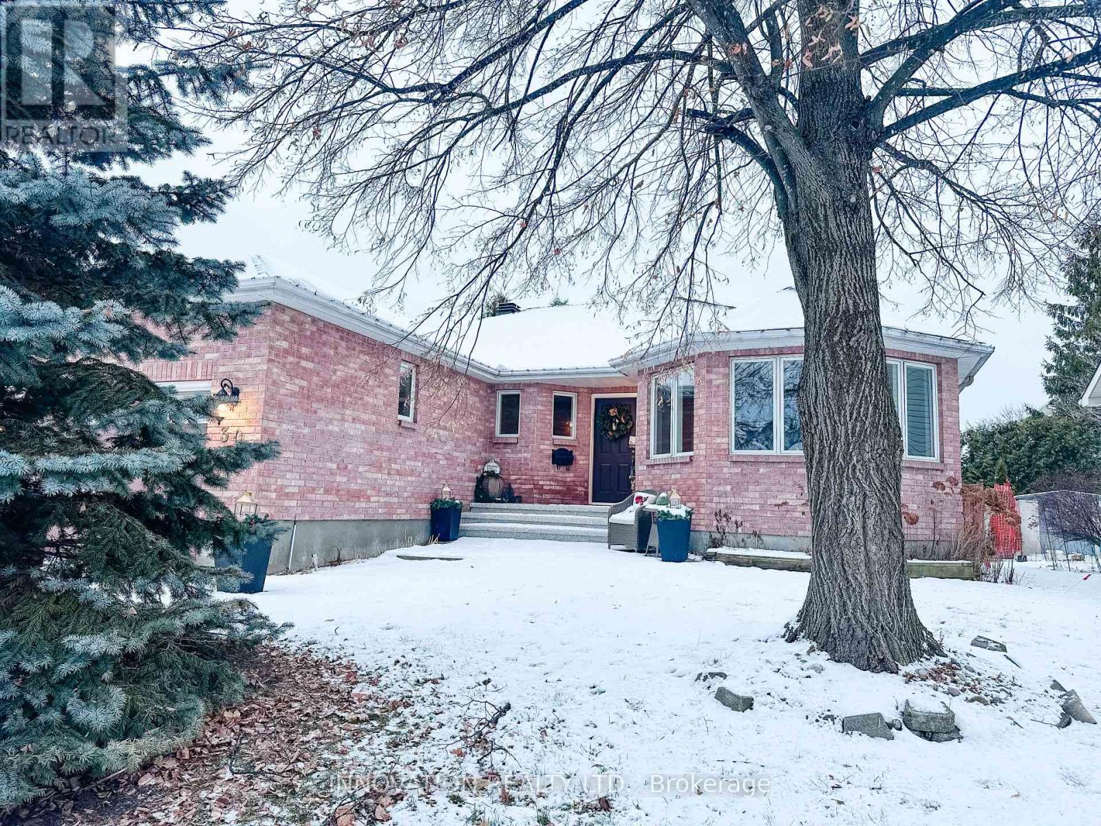 30 Randall James Drive, Ottawa, Ontario  K2S 1M4 - Photo 3 - X12483421