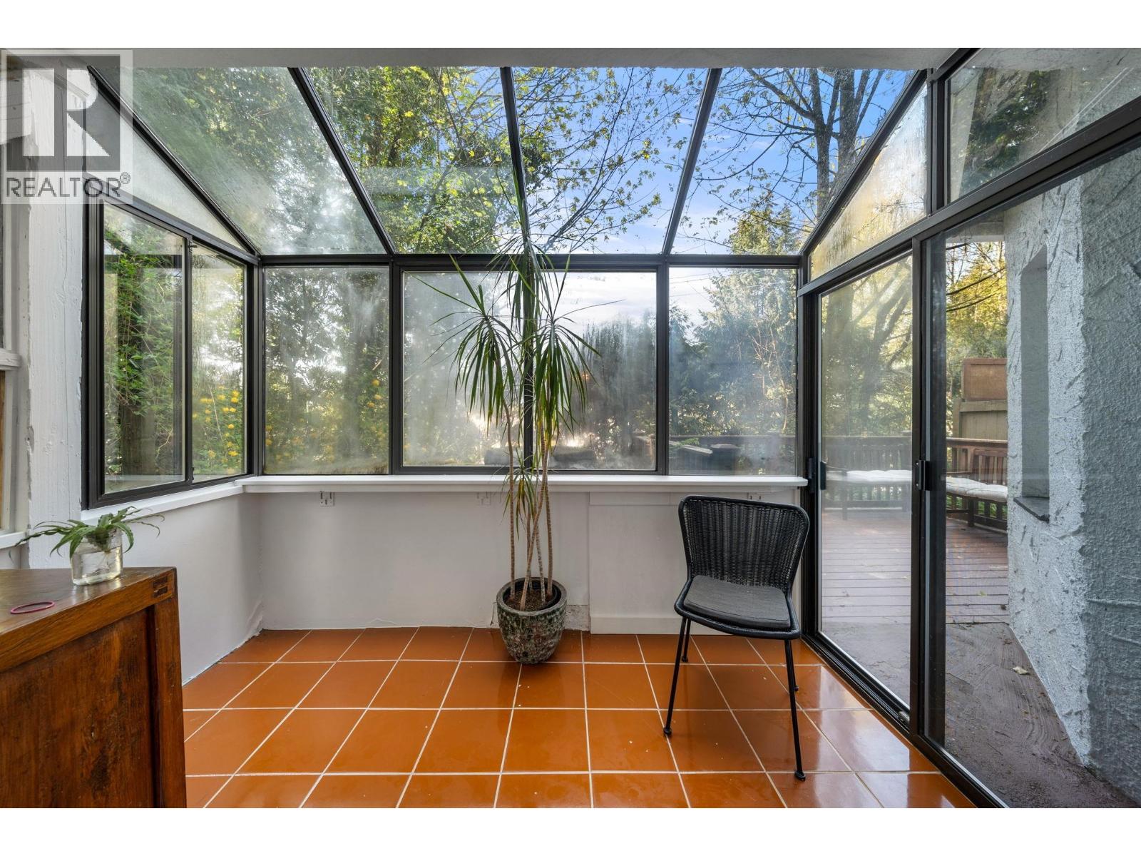 2052 Capilano Road, North Vancouver, British Columbia  V7P 3B8 - Photo 9 - R3069245