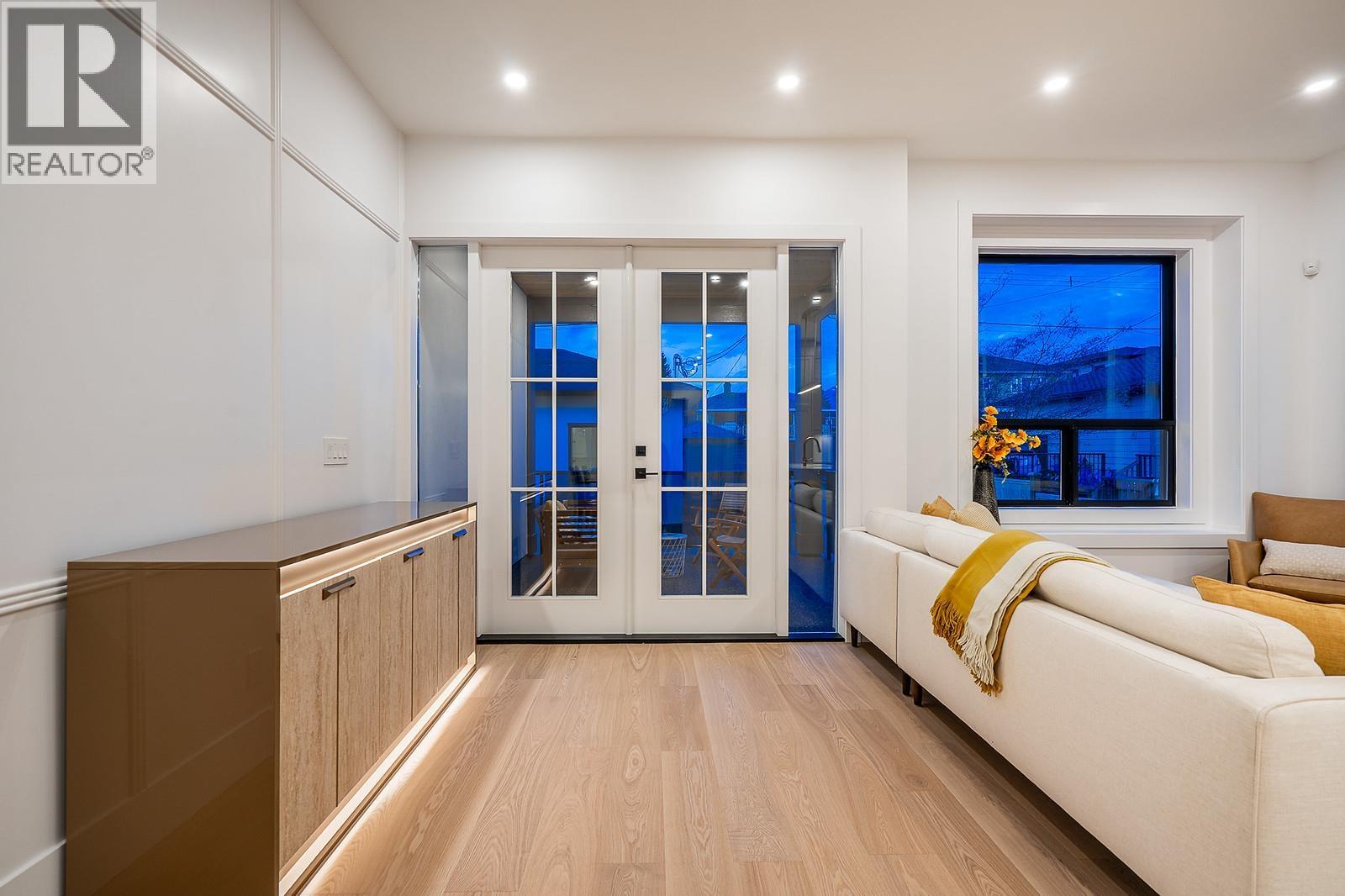 4557 Parker Street, Burnaby, British Columbia  V5C 3E1 - Photo 10 - R3071884