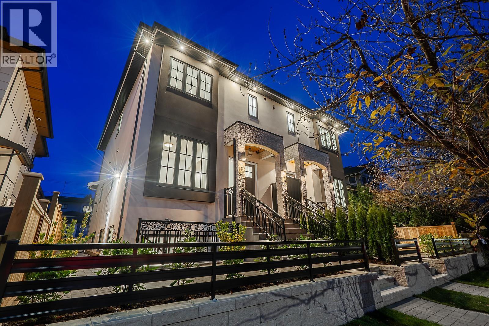 4557 Parker Street, Burnaby, British Columbia  V5C 3E1 - Photo 2 - R3071884