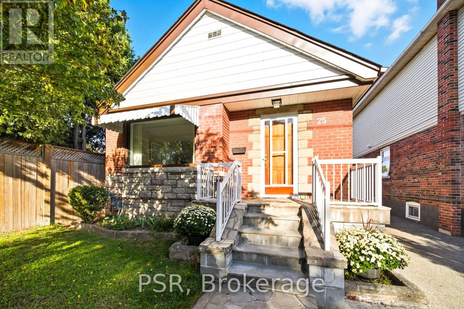 LOWER - 25 KNIGHT STREET, Toronto, Ontario