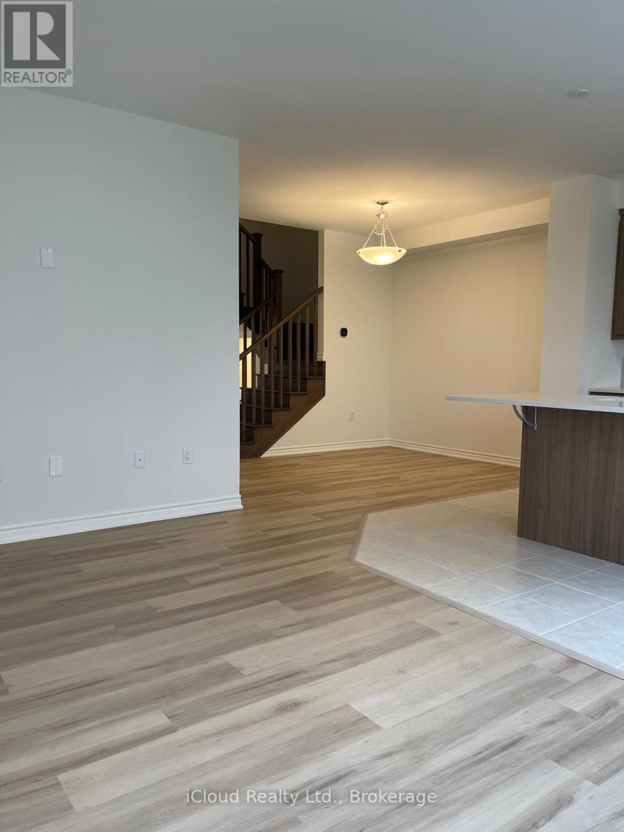 4 Vinewood Crescent, Barrie, Ontario  L2S 3W6 - Photo 16 - S12458503