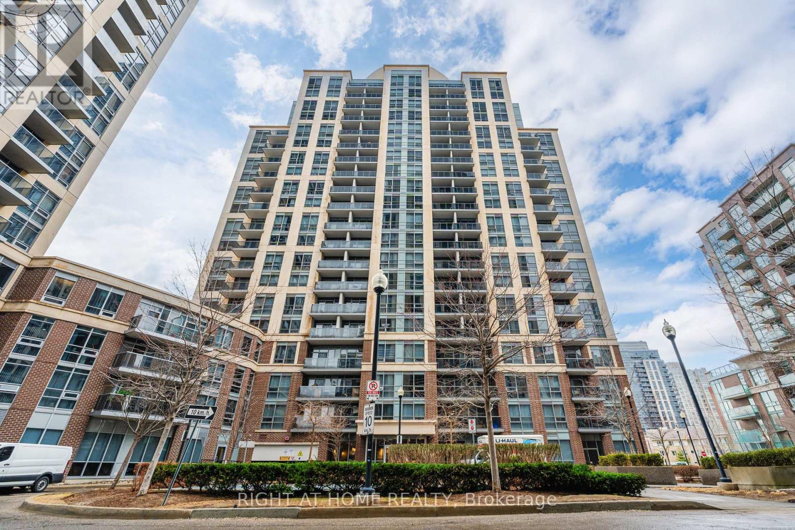 1401 - 1 MICHAEL POWER PLACE, Toronto, Ontario